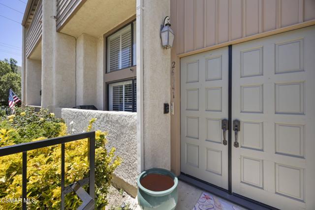 26341 W Bravo Lane, Calabasas CA: https://media.crmls.org/mediaz/21c9edfb-ff90-4579-a6ad-2fb9790565d1.jpg