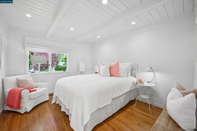 3231 Camino Colorados, Lafayette CA: https://media.crmls.org/mediaz/21cb11ad-7932-49d9-9f89-82926edea695.jpg