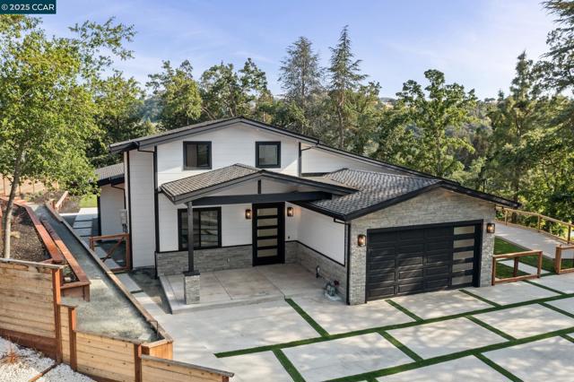 17 Julianne Ct, Walnut Creek CA: https://media.crmls.org/mediaz/21cba52d-0973-4258-a72e-e040e156f902.jpg