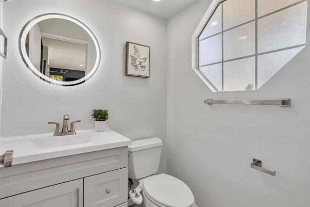 427 Summerwood Dr, Fremont CA: https://media.crmls.org/mediaz/21cbba9e-aec9-4bfb-b5c1-83d70fc7df79.jpg