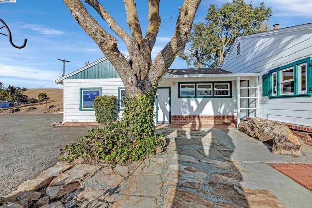 Image 20 of 59 For 4135 Vasco Rd