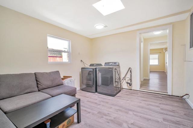 14997 Edgemoor Street, San Leandro CA: https://media.crmls.org/mediaz/21cc5219-5455-47dd-ba19-a3c1b10e0668.jpg