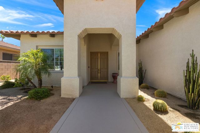 40870 Avenida Rosario, Palm Desert CA: https://media.crmls.org/mediaz/21cd5ffc-5322-4e10-ac80-d59ffe0aef64.jpg