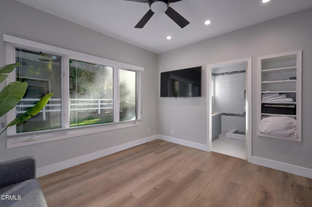 2021 Brittany Park Road, Camarillo CA: https://media.crmls.org/mediaz/21ce6518-2f12-42f9-be69-73799af36259.jpg