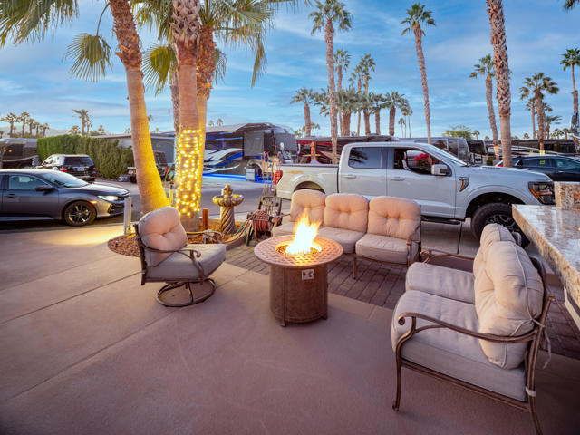 80394 Ave 48, Indio CA: https://media.crmls.org/mediaz/21cead38-a959-4e90-9922-99738a8dec53.jpg