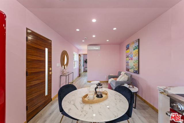 17660 Martha Street, Encino CA: https://media.crmls.org/mediaz/21cee342-7ce9-4758-aff5-6a8c75d167e0.jpg