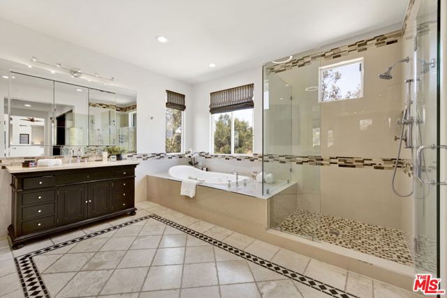 23473 Palm Drive, Calabasas CA: https://media.crmls.org/mediaz/21cf7804-2292-4b24-a437-e63e02fbb153.jpg