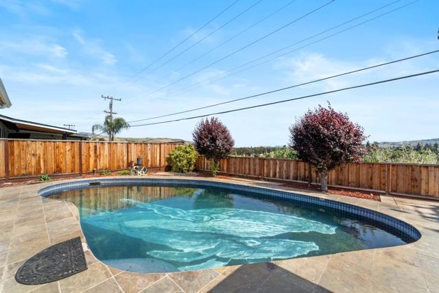 596 Savstrom Way, San Jose CA: https://media.crmls.org/mediaz/21cff895-73fa-4e0d-8b8b-8a418382e010.jpg