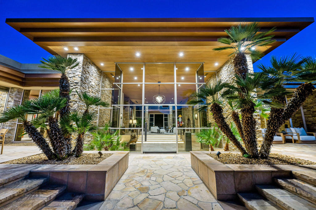 74160 Quail Lakes Drive