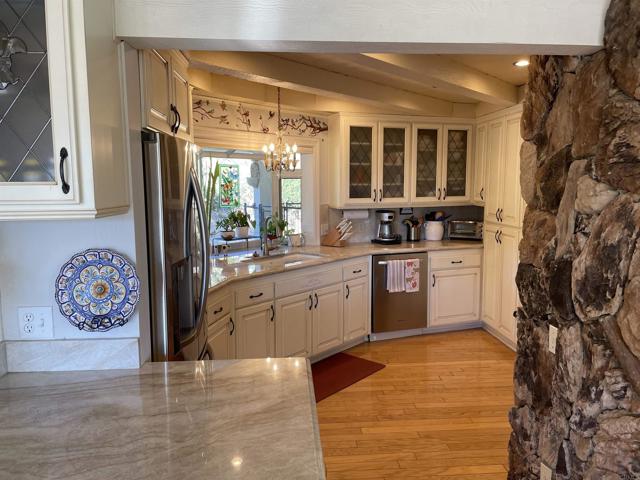 Image 10 of 52 For 3637 La Canada Road