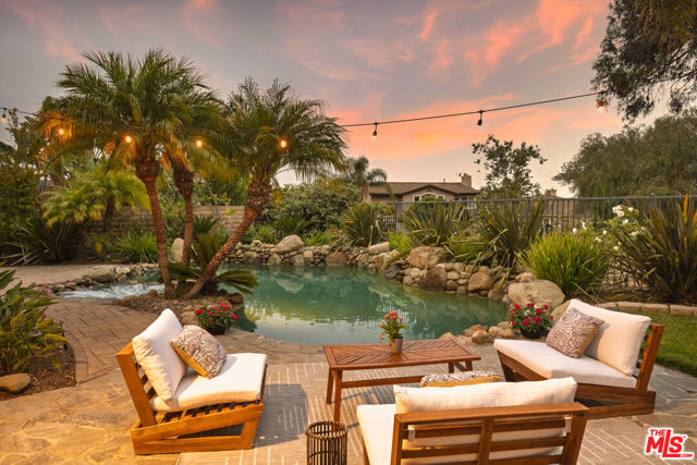 2767 Avenida De Autlan, Camarillo CA: https://media.crmls.org/mediaz/21d066c6-c874-49db-9624-174a9414471e.jpg