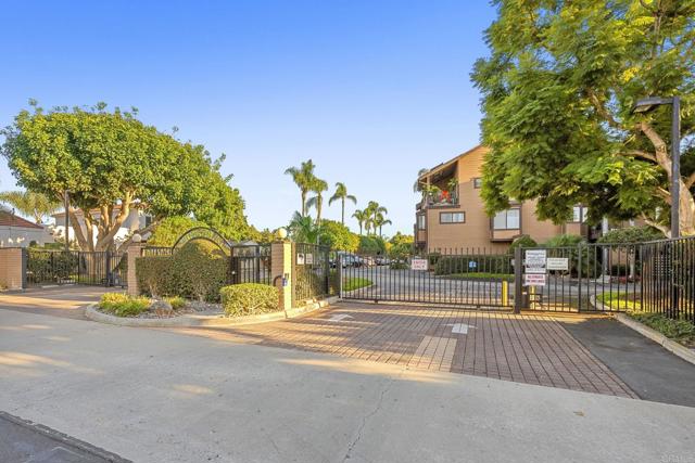 4006 Layang Layang Circle, Carlsbad CA: https://media.crmls.org/mediaz/21d0bb83-cc2b-4fb9-b085-9629edf35742.jpg