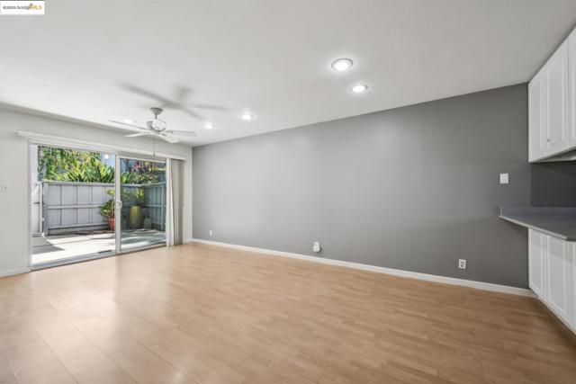 325 Kitty Hawk Rd, Alameda CA: https://media.crmls.org/mediaz/21d0f1a2-a0d4-4df3-9914-c4e8371bc71c.jpg