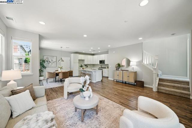 218 Stratus Cmn, Livermore CA: https://media.crmls.org/mediaz/21d17fb4-8f32-48e3-be8f-682713b18780.jpg