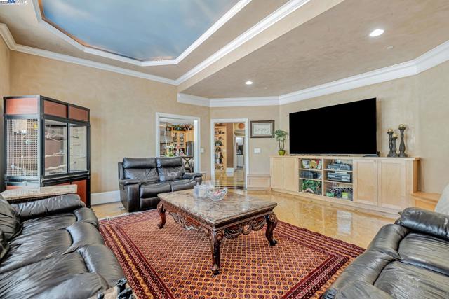 190 Pickering Ave, Fremont CA: https://media.crmls.org/mediaz/21d19095-1497-4611-93b8-4c8814bfd0af.jpg