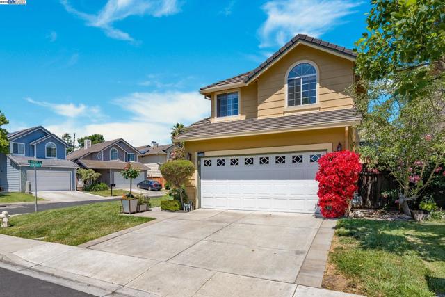 5373 Shamrock Cmn, Fremont CA: https://media.crmls.org/mediaz/21d2859e-cef3-45df-84c9-a33872d8e720.jpg
