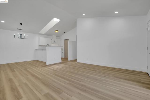 835 Villa Ter, Brentwood CA: https://media.crmls.org/mediaz/21d2bab0-1d32-46ab-8ed4-e94180243801.jpg