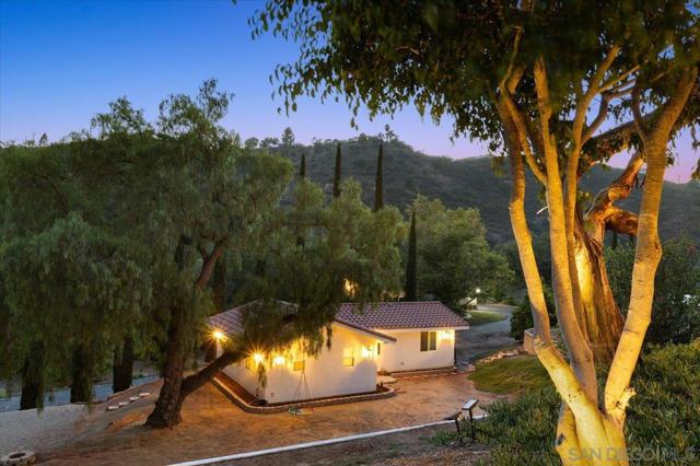 26036 38 Kaywood Terrace, Escondido CA: https://media.crmls.org/mediaz/21d3283c-9bdd-47c7-9c50-6dc4ccc9ca15.jpg