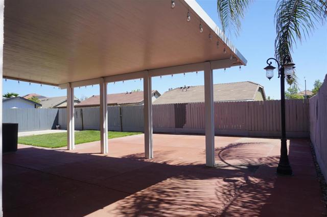 334 Honeybell Street, Los Banos CA: https://media.crmls.org/mediaz/21d364f1-6e03-4095-b2fd-0e3f98163b4a.jpg