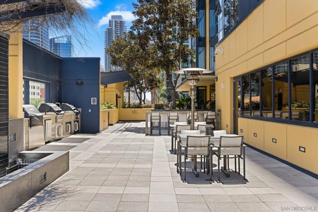 1325 Pacific Hwy, San Diego CA: https://media.crmls.org/mediaz/21d4371d-2fba-49a0-ba11-ac595edd38db.jpg