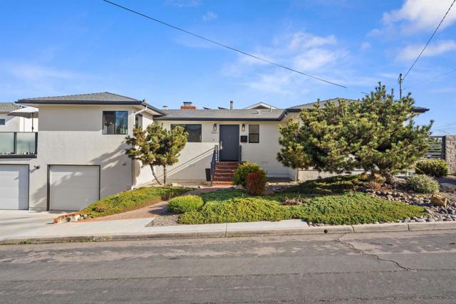 1307 Clove St, San Diego CA: https://media.crmls.org/mediaz/21d46aa2-4d2f-4d46-94b8-ee695a7d7426.jpg