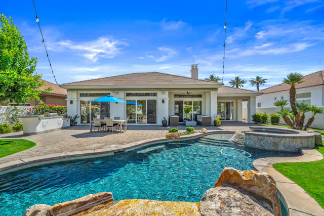 80030 Via Valerosa, La Quinta CA: https://media.crmls.org/mediaz/21d5043b-fb3b-47f9-aecb-dcb5082df838.jpg