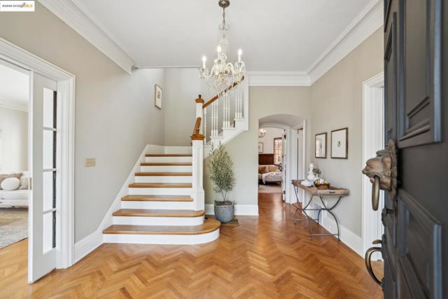 Image 3 of 56 For 858 Rosemount Rd