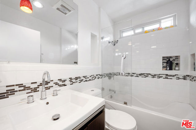 2016 Euclid Street, Santa Monica CA: https://media.crmls.org/mediaz/21d6166c-eea6-4e49-adce-c2d35fe5ec88.jpg