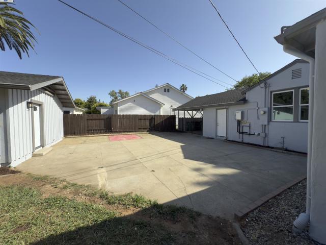 2809 Avalon Dr, Sacramento CA: https://media.crmls.org/mediaz/21d6ec0b-b953-476d-838b-cb13191f1293.jpg