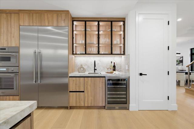 852 La Para Avenue, Palo Alto CA: https://media.crmls.org/mediaz/21d6f5b2-7b1c-4d70-8884-4a7360eca321.jpg