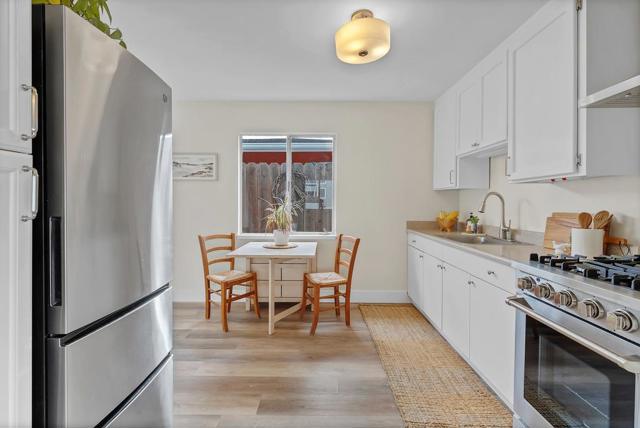 130 Hainline Road, Aptos CA: https://media.crmls.org/mediaz/21d6ff04-2b60-42a3-93f8-61dc5fa16840.jpg