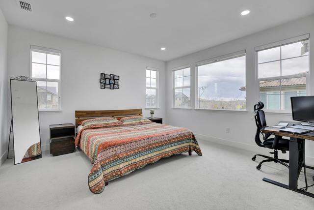1426 S Central Parkway, Mountain House CA: https://media.crmls.org/mediaz/21d754d3-1941-4cf9-87eb-7b42981b3878.jpg