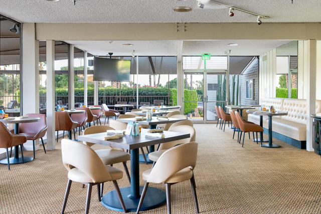 74 Lakeview Drive, Palm Springs CA: https://media.crmls.org/mediaz/21d7c553-52bb-4dfc-b6bc-674013f03fdc.jpg