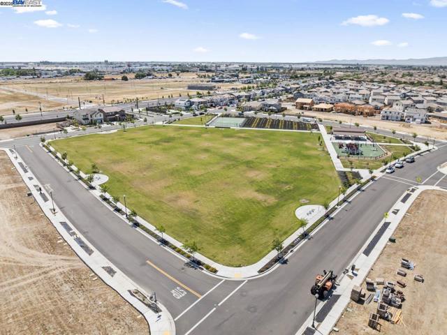 323 Sacramento St, Lathrop CA: https://media.crmls.org/mediaz/21d84906-c56f-4414-a886-0d887593e820.jpg