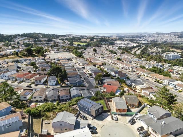 102 Dennis Drive, Daly City CA: https://media.crmls.org/mediaz/21d8c408-ccc2-4bc3-8626-d6d7a38d0670.jpg