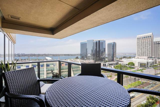 Detail Gallery Image 15 of 20 For 200 Harbor Drive #1502-1503,  San Diego,  CA 92101 - 2 Beds | 3 Baths