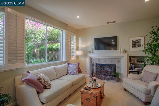 1409 Dumaine St, Concord CA: https://media.crmls.org/mediaz/21d8d389-abc7-4134-91ae-486c68ceced6.jpg