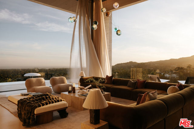 Drew Fenton | 684 Firth Avenue Los Angeles CA | MLS: 7726795