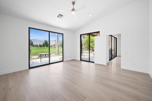 10403 Sunningdale Drive, Rancho Mirage CA: https://media.crmls.org/mediaz/21d9164e-f062-44c0-9f18-ef73ed08591b.jpg