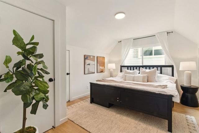 640 Heather Court, Pacifica CA: https://media.crmls.org/mediaz/21d972e3-baf1-4663-aa9b-95e88ee9bd1b.jpg