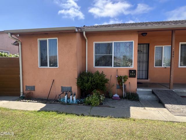 502 504 E Hemlock Street, Oxnard CA: https://media.crmls.org/mediaz/21d98595-54b7-402c-be0f-ccdbc58c1de5.jpg