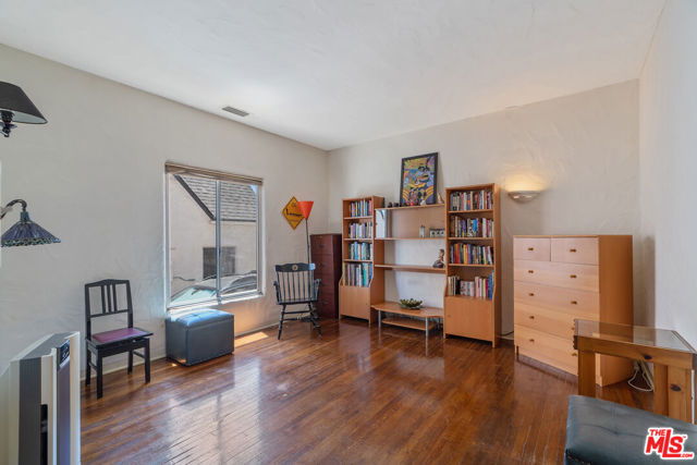2310 Santa Anita Avenue, Altadena CA: https://media.crmls.org/mediaz/21da7211-31e6-4c62-ba3d-2ebb1a7a39f7.jpg