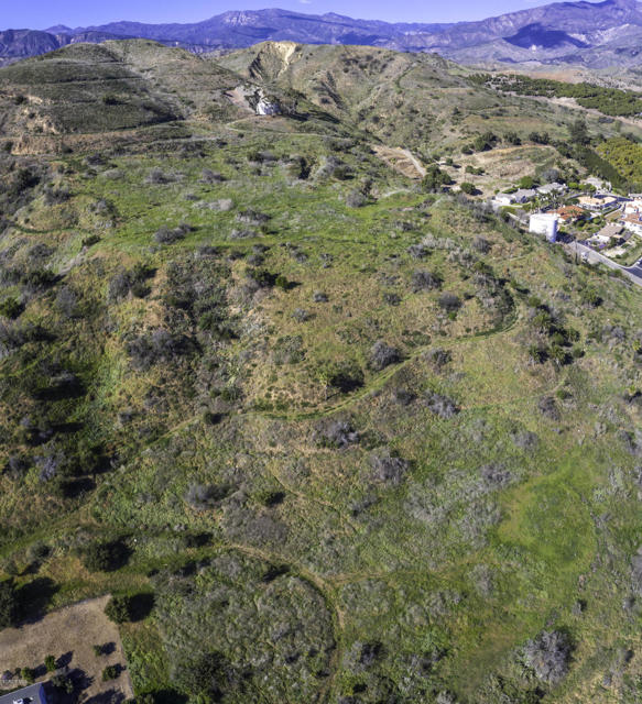 0 Peck And Foothill Road, Santa Paula CA: https://media.crmls.org/mediaz/21dab137-5b5e-4b45-9295-54ad30bff2ba.jpg