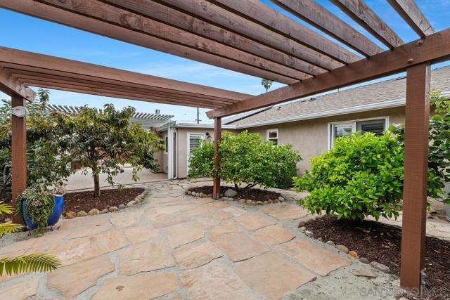 4141 Mount Bigelow Way, San Diego CA: https://media.crmls.org/mediaz/21dab2ed-ab7c-410b-aa67-0b8a69465848.jpg