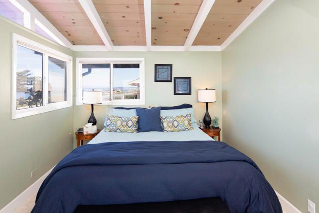 1267 Ocean View Boulevard, Pacific Grove CA: https://media.crmls.org/mediaz/21dacff5-388d-4bf0-9510-2efe5a2752d2.jpg