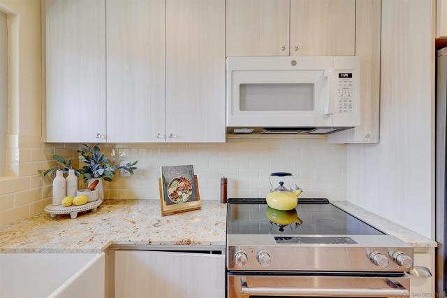 1982 Fairlee, Encinitas CA: https://media.crmls.org/mediaz/21db2e70-3df8-430a-927c-c08e50b279fe.jpg