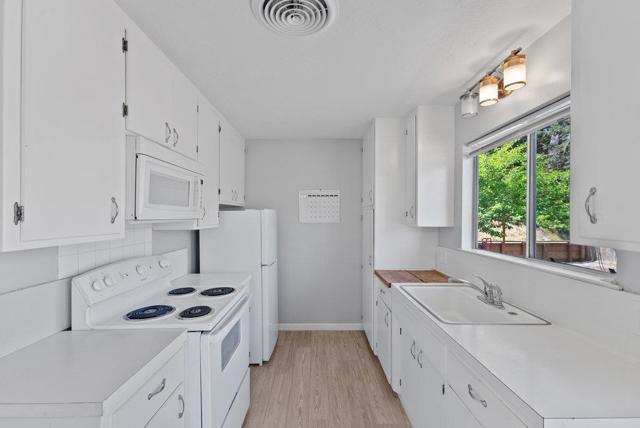 240 Baja Sol Drive, Scotts Valley CA: https://media.crmls.org/mediaz/21dc7cba-932d-42e6-9360-73b87bb73cfd.jpg