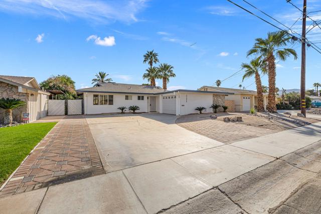 77235 Minnesota Avenue, Palm Desert CA: https://media.crmls.org/mediaz/21dc9cb8-61fc-4e31-b0f9-176e1c46f70f.jpg