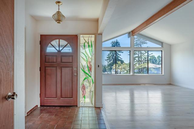 3177 W Ledyard Way, Aptos CA: https://media.crmls.org/mediaz/21dd06d6-49d5-451f-8f2b-27b553d5f58f.jpg