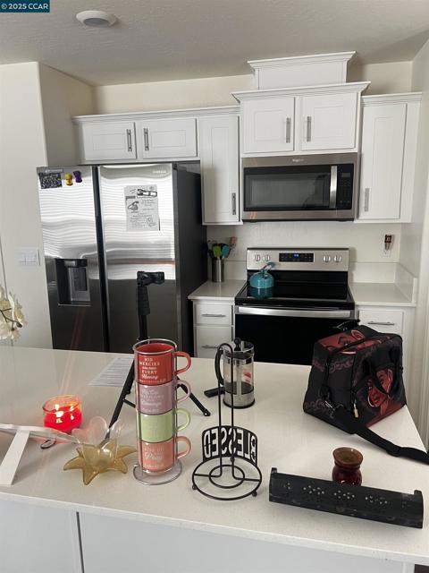 627 Elizabeth Ct, Merced CA: https://media.crmls.org/mediaz/21dd1511-91ca-4f5d-88d6-3bed2618c9fe.jpg